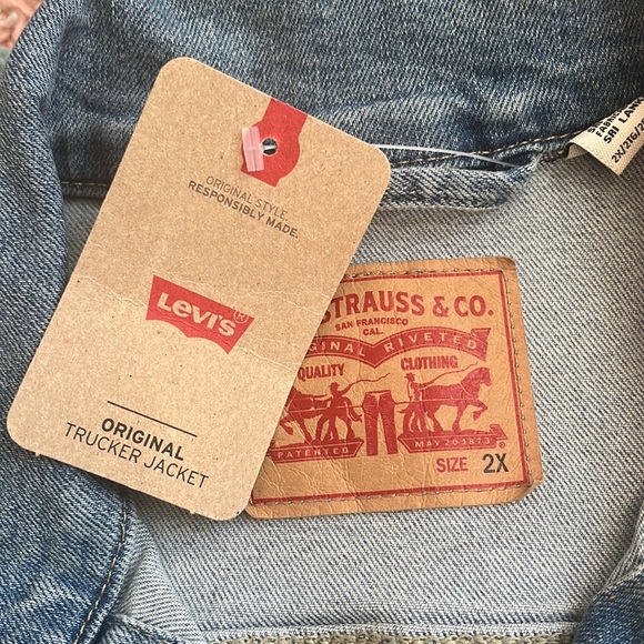 NWT Levi’s Womens Original Jean Trucker Jacket - Picture 3 of 3